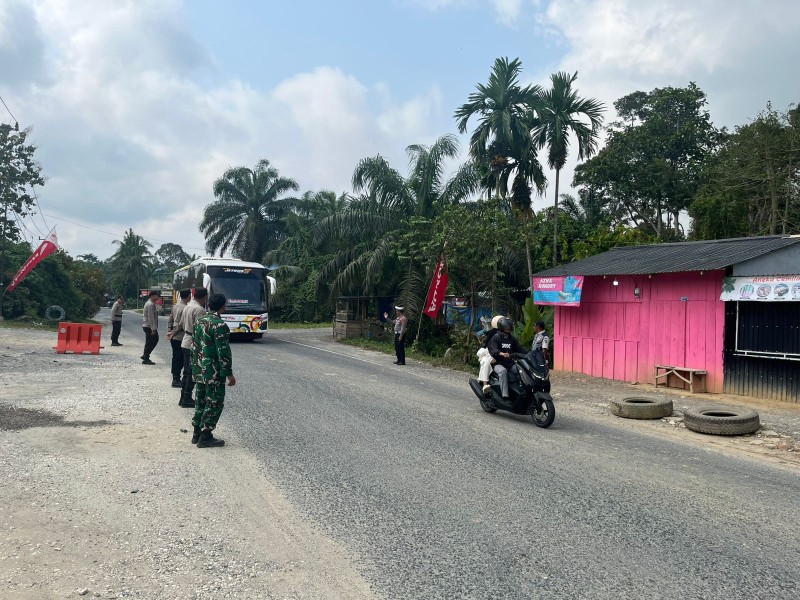 Personil POLRI dan TNI Amankan Idul Fitri 1447 H di Kecamatan Kemuning