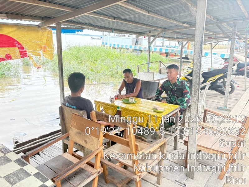 Babinsa Pratu Jimmy Sembiring Sampaikan Pentingnya Komsos Sebagai Wadah Silaturahmi Dengan Warga