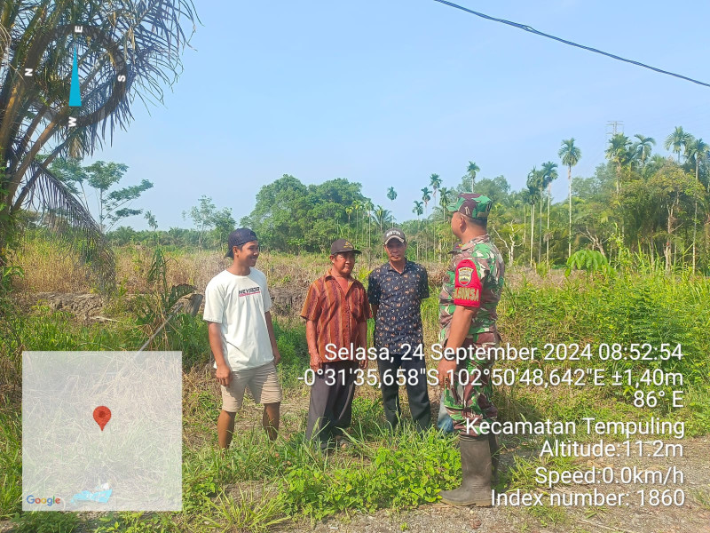 Babinsa 03/Tpl Serka N. Sipayung Ajak Warga Patroli Karhutla