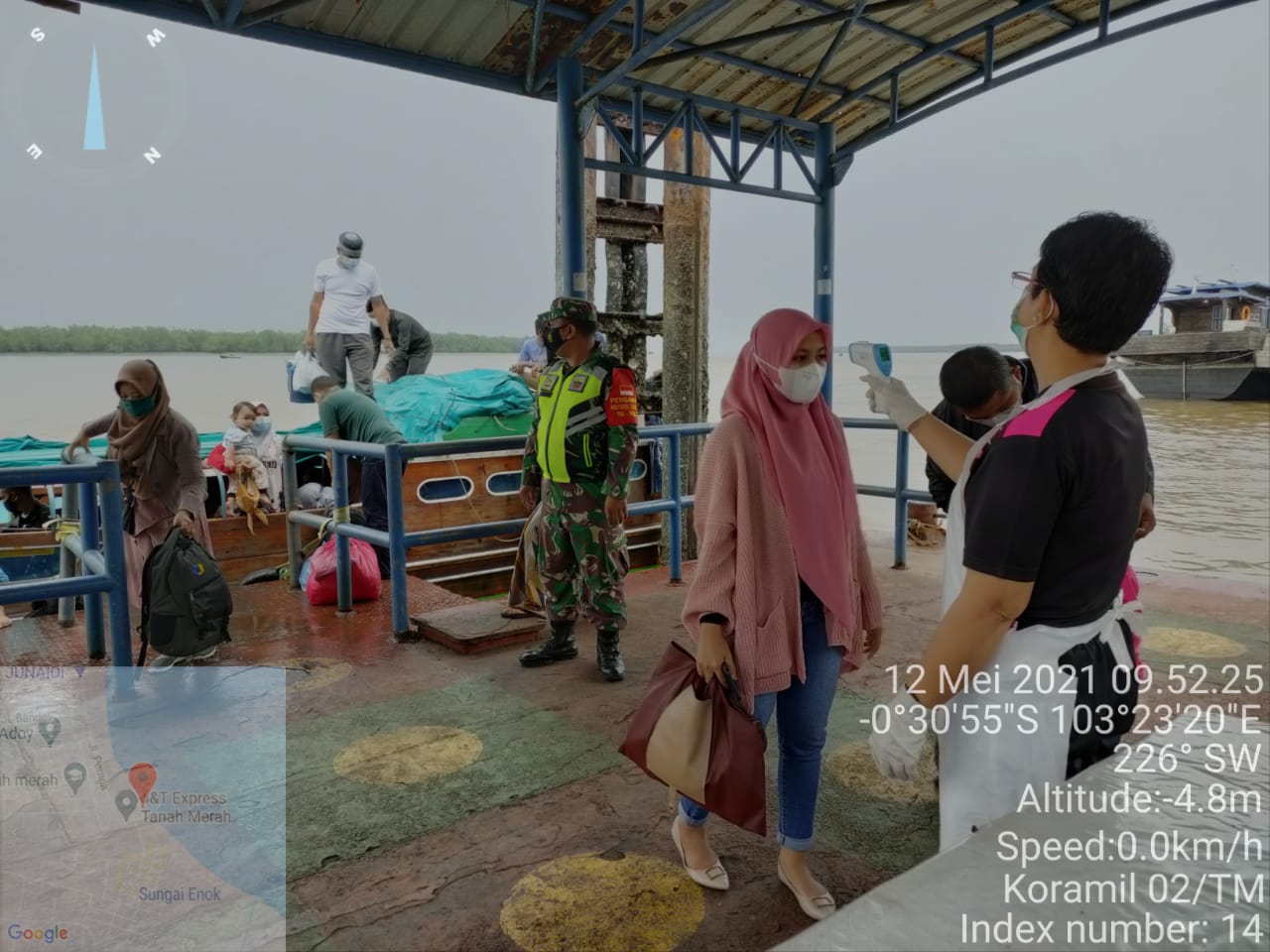 H - 1 Idul Fitri, Koramil 02/Tanah Merah Perketat Prokes di Pelabuhan Kuala Enok