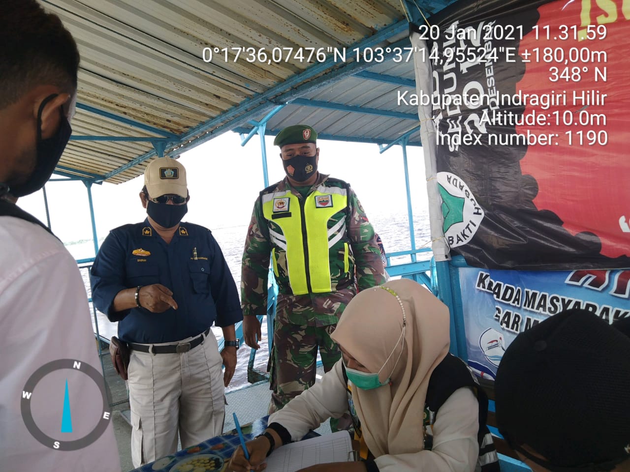 Personil Koramil 06/Kateman Tinjau Akfititas Warga di Pelabuhan Sungai Guntung
