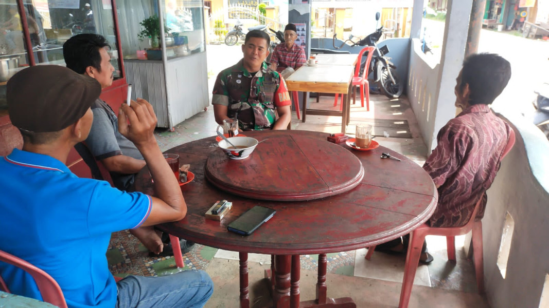 Menyongsong Pilkada Damai 2024, Babinsa Koramil 03/Tpl Galakkan Kegiatan Komunikasi Sosial