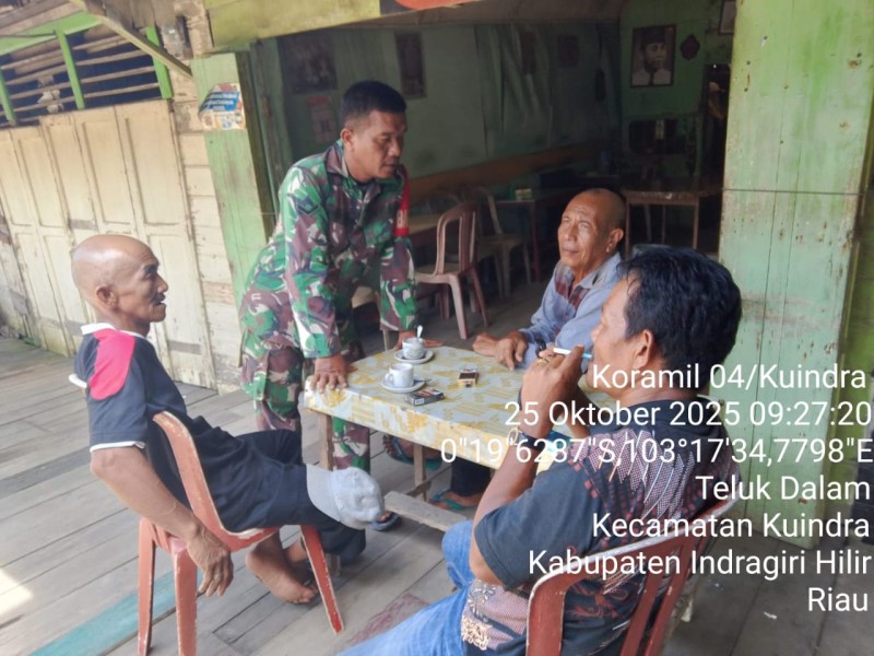 Melalui Komsos, Babinsa Koramil 04/Kdr Ingatkan Masyarakat Untuk Terus Jaga Kesehatan