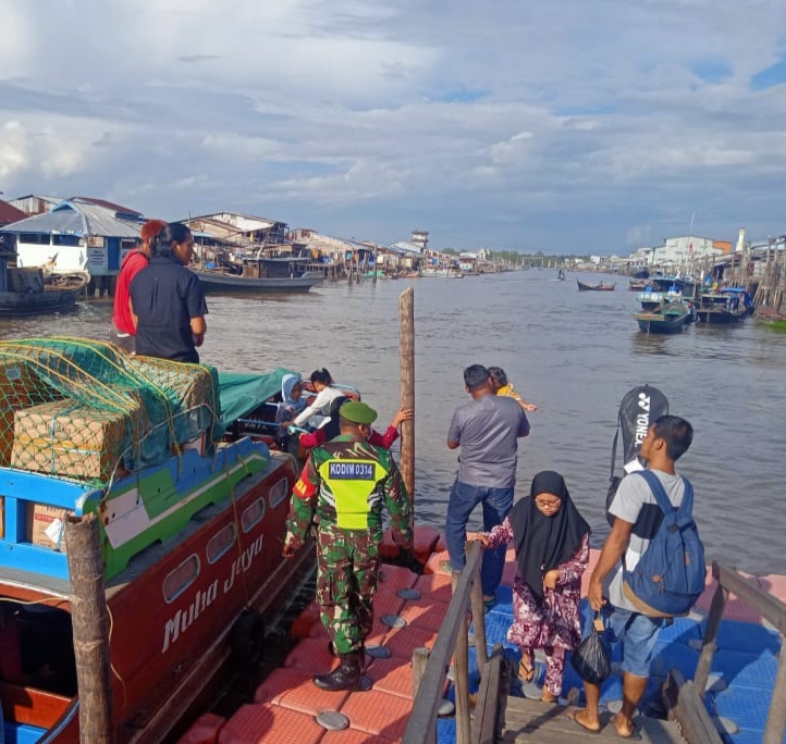 RUTIN...Babinsa Panglima Raja Lakukan Penegakan Protokol Kesehatan