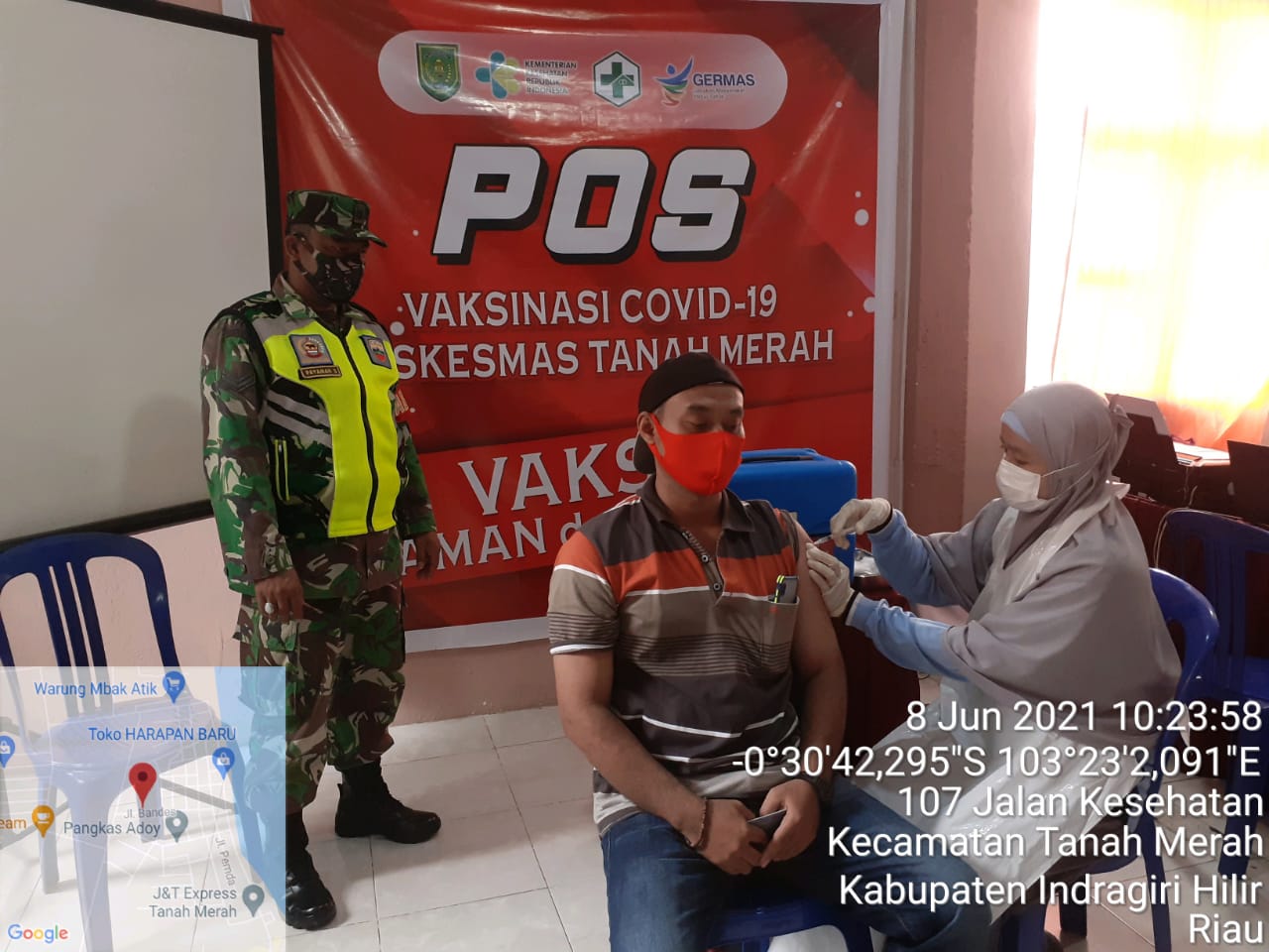 Sertu P Siregar Dampingi Vaksinasi di Puskesmas Tanah Merah 