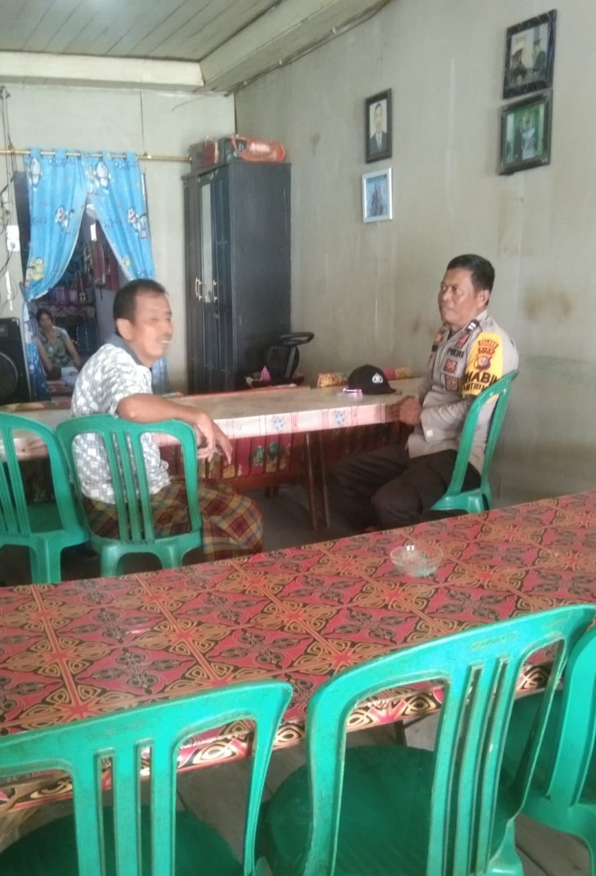 Bhabinkamtibmas Desa Teluk Merbau Aiptu Heriyanto Rutin Melaksanakan Sambang Warga Desa Binaan