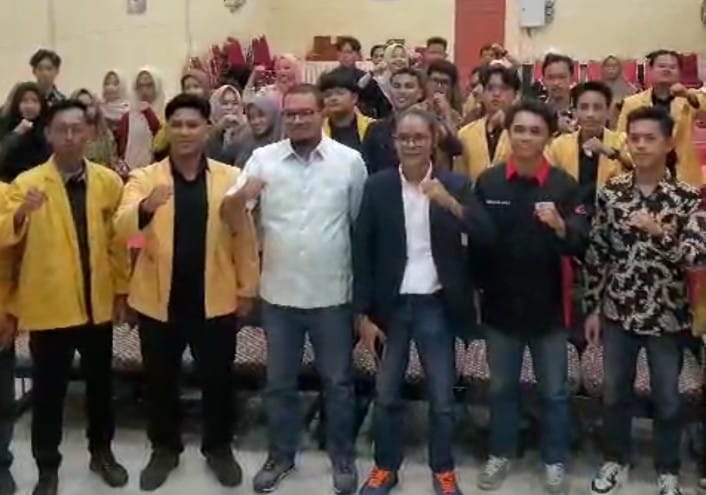 Ketua DPRD Inhil Hadiri Pelantikan BEM Unisi Sekaligus Berikan Seminar