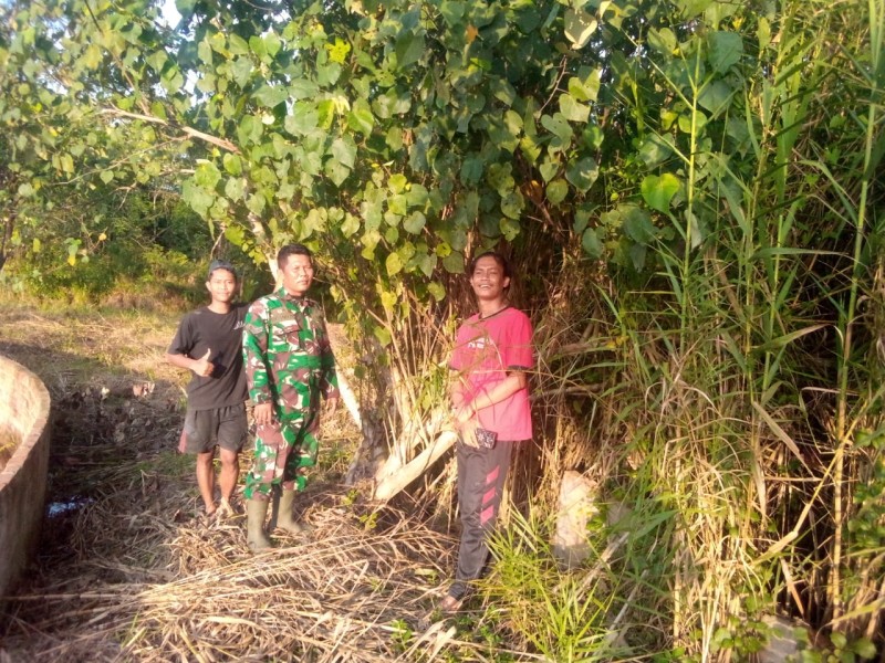 Babinsa Sungai Salak Manfaatkan Patroli Tapal Batas Gabungan untuk Perkuat Keamanan Wilayah