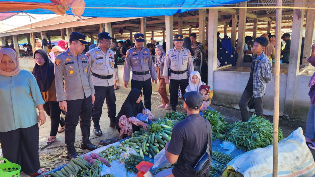 Berikan Kenyamanan Masyarakat di Pasar, Polsek Kempas Gencar Patroli Pasca Lebaran
