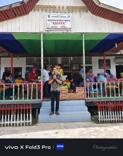 SMSI dan JMSI Inhil Salurkan Ribuan Susu Ginas di SMPN 1 Tempuling, Dorong Kesadaran Gizi dan Literasi Media SMSI dan JMSI Inhil Salurkan Ribuan Susu Ginas di SMPN 1 Tempuling, Dorong Kesadaran Gizi dan Literasi Media