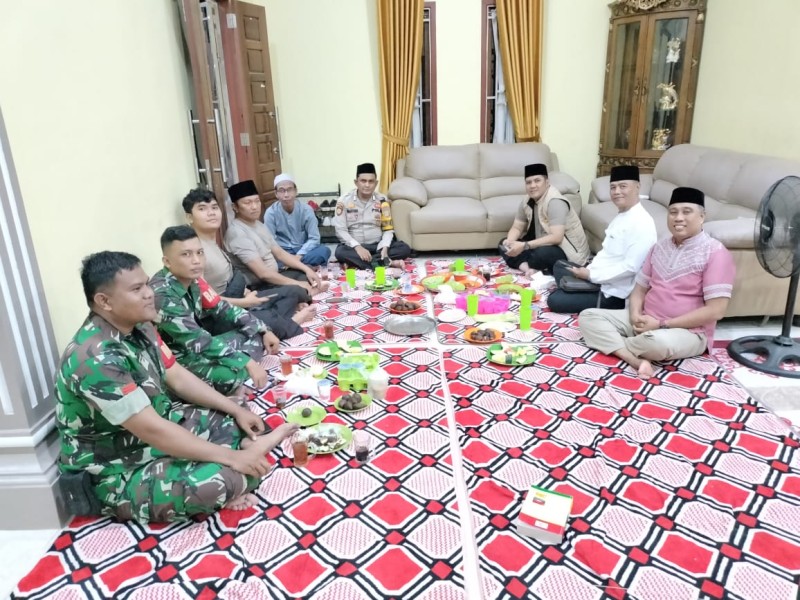 Babinsa Koramil 03/Tpl Bersama Tiga Pilar Melaksanakan Buka Bersama