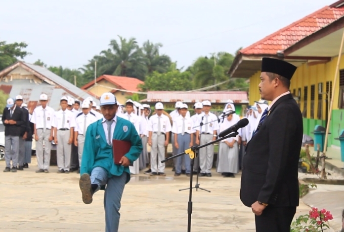 Memperingati Sumpah Pemuda, Wakil Ketua DPRD Kampar Pimpin Upacara di SMAN 3 Tapung Hulu