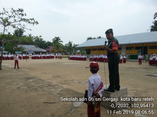 Jadi Irup di SDN 06 Kelurahan Kotabaru Reteh, ini yang Disampaikan Babinsa Koramil 09/Kemuning