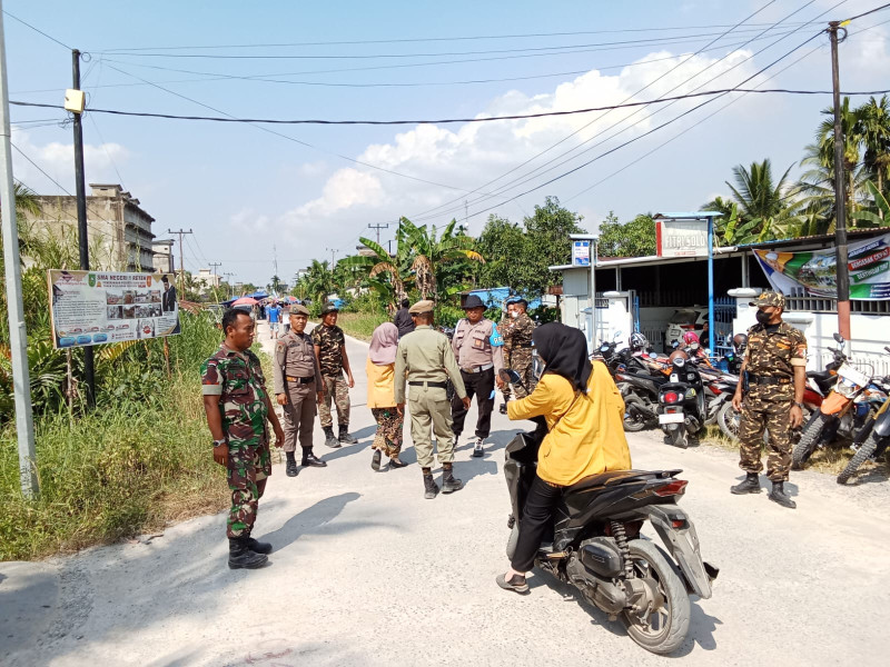 Melalui Komsos, Babinsa Koptu Margono Jalin Silaturrahmi Sekaligus Sosialisasi Terkait Bahaya Karhutla