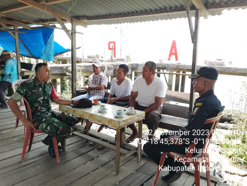 Babinsa Koramil 04/Kuindra Mengingatkan Orang Tua Untuk Tetap Menjaga Anak-anak Karena Banyaknya Kasus Bullying