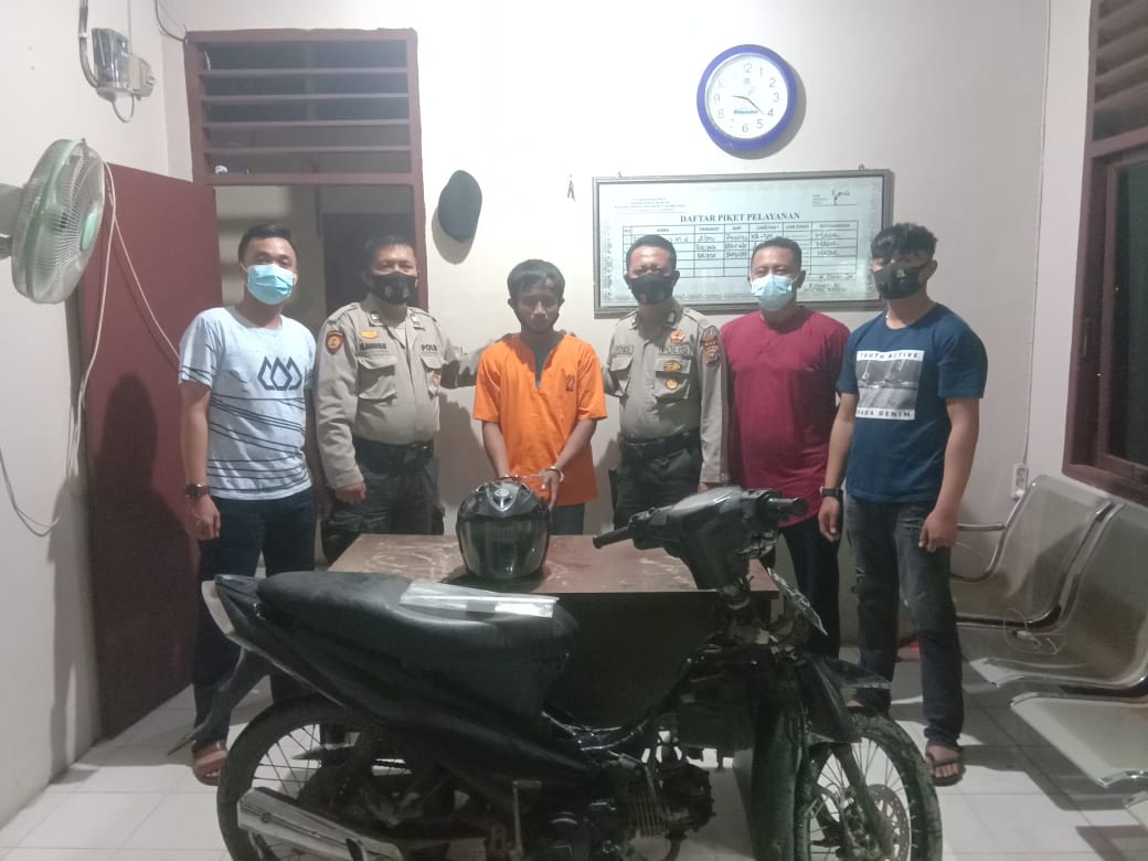 Lagi Enak-enaknya Tidur, Pencuri Sepeda Motor di Inhil ini Diringkus Aparat