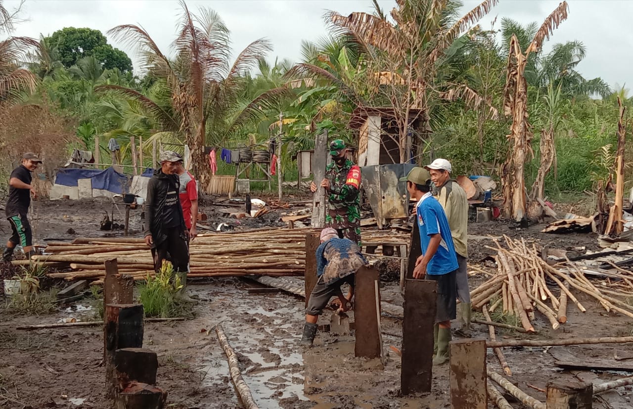 Ciptakan Rasa Kebersamaan, Serda Ronal Manalu Rutin Lakukan Goro Bersama Warga