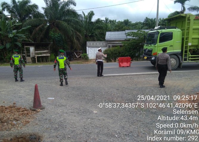 Larang Mudik, TNI dan Polri Lakukan Penjagaan di Perbatasan Riau-Jambi