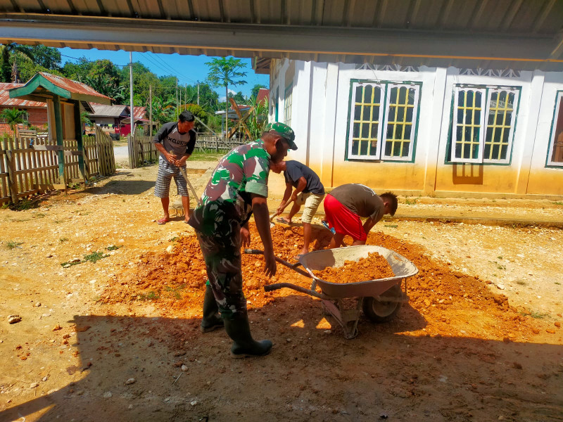 Giat Goro, Babinsa Koramil 09/Kemuning Timbulkan Rasa Kekompakan Dengan Masyarakat