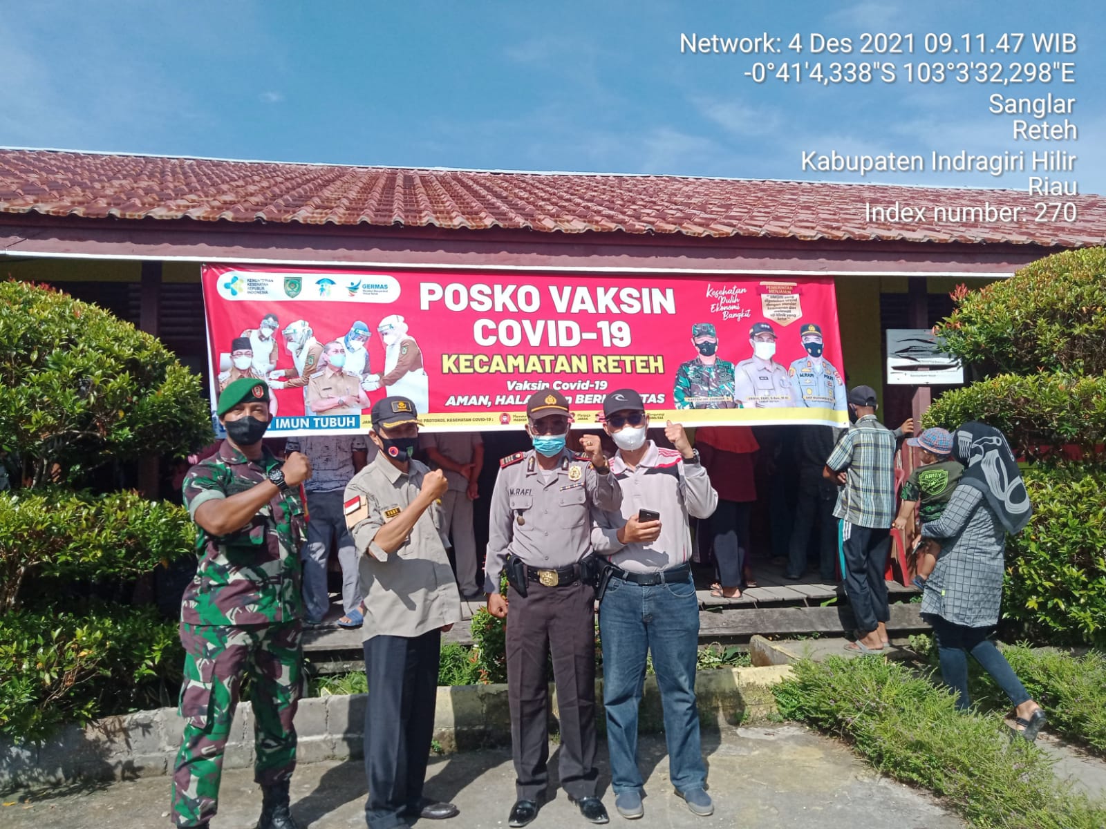 Koramil 07/Reteh dan Polsek Dampingi Vaksinasi di Desa Sanglar