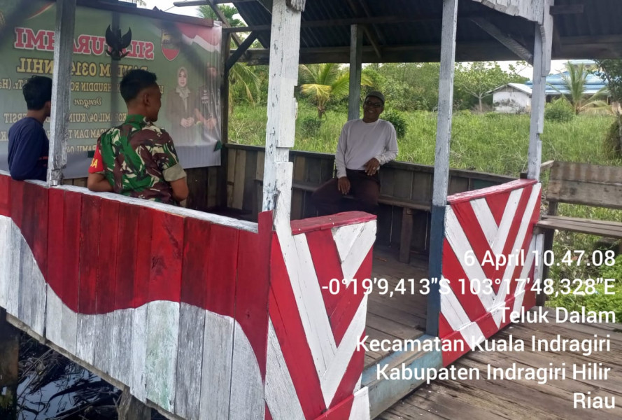 Jalin Silaturahmi Melalui Komsos Bersama Babinsa Koramil 04/Kuindra