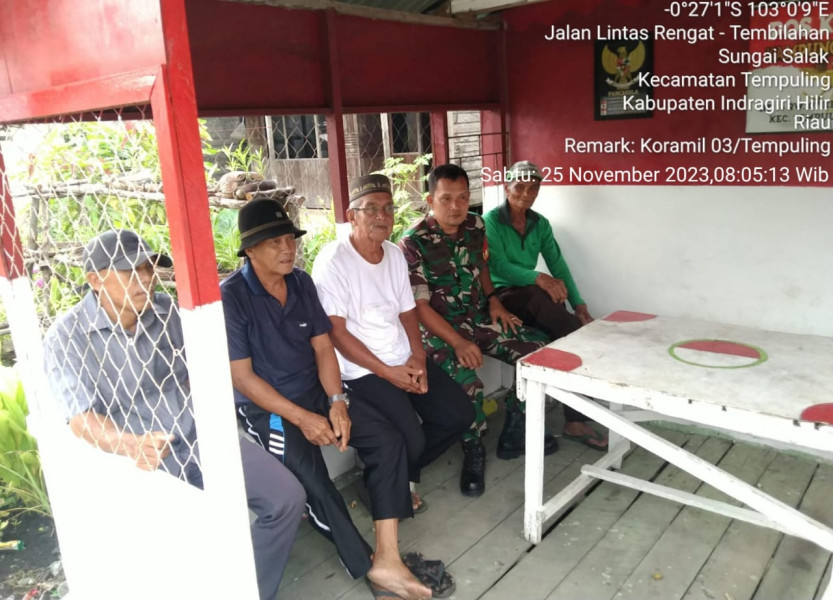 Rutin Lakukan Komsos, Babinsa 03/Tpl Sertu Paryono Sambangi Warga Kampung Pancasila