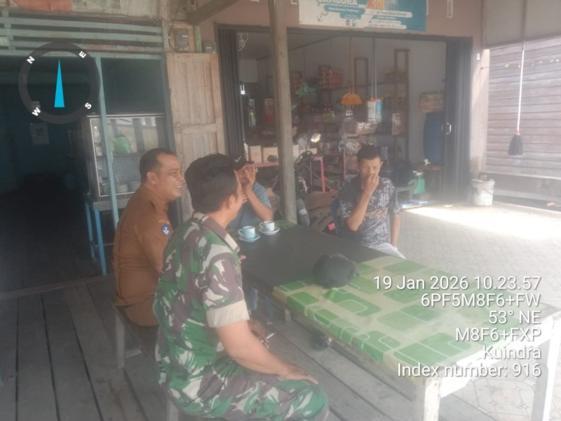 Dalam Komsos, Babinsa Koramil 04/Kuindra Dukung Keamanan dan Ketentraman