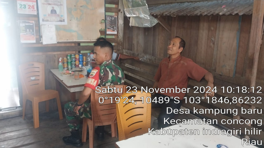 Jelang Pilkada, Babinsa Koramil 04/Kuindra Terus Lakukan Pemantauan Terhadap Situasi di Binaan