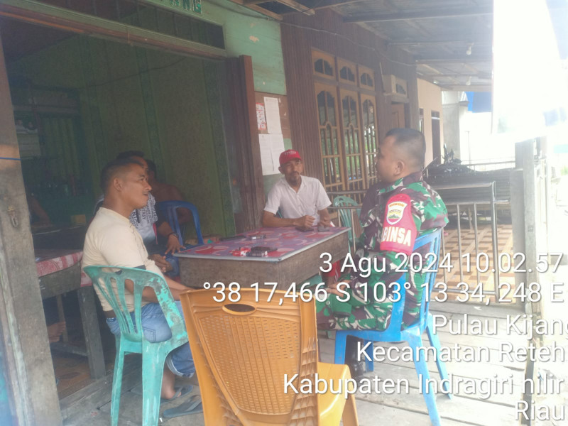 Koramil 07/Reteh Jalin Silaturahmi Antar Sesama Sekaligus Berbagi Informasi di Binaan