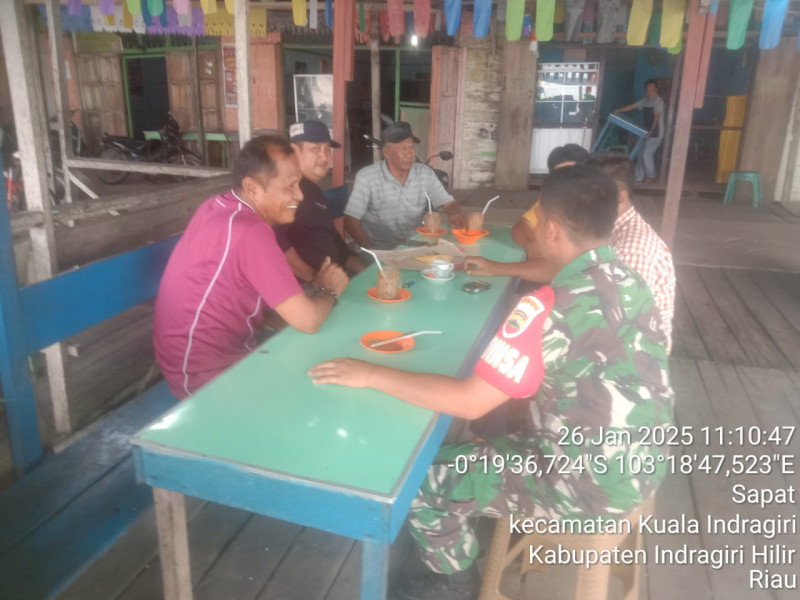 Babinsa Koramil 04/KDR: Mengedukasi Masyarakat tentang Nilai-Nilai Pancasila dan Jiwa-jiwa dan Budi Pekerti Luhur