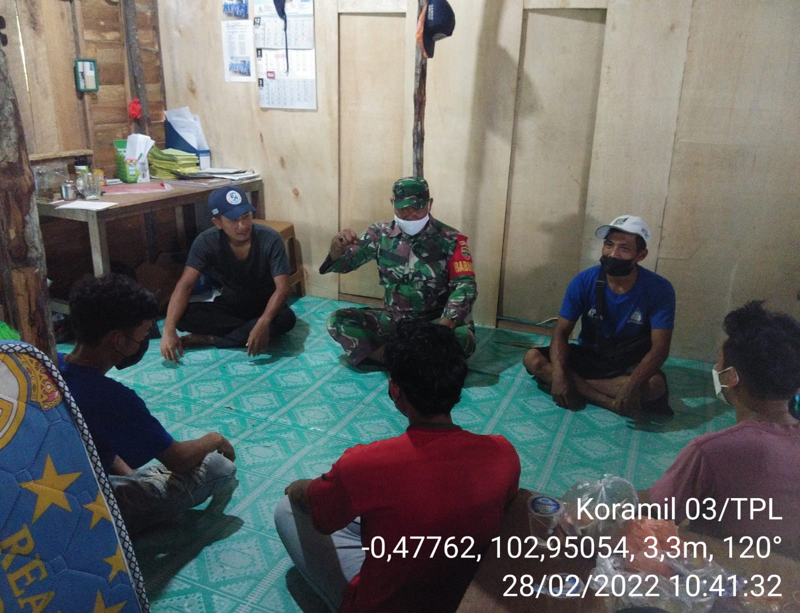 Personil Koramil 03/Tempuling Sosialisasikan Salam Pancasila