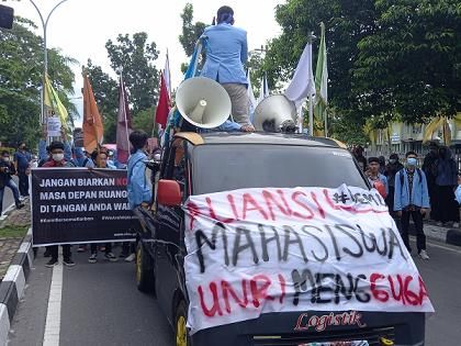 Tuntut Pengusutan Dugaan Pelecehan Seksual tidak Diperlambat, Mahasiwa Unri Demo Polda Riau