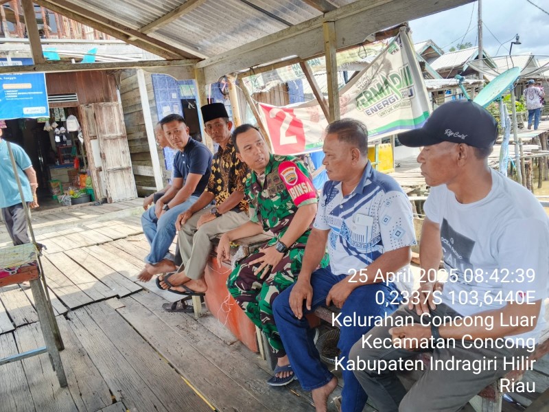 Babinsa Koramil 04/Kuindra Komsos: Mari Kita Jaga Keharmonisan dan Kesejahteraan Masyarakat