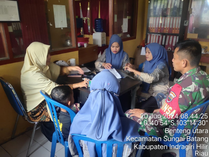 Bersama Masyarakat, Koramil 07/Reteh Tingkatkan Komunikasi Sosial di Binaan