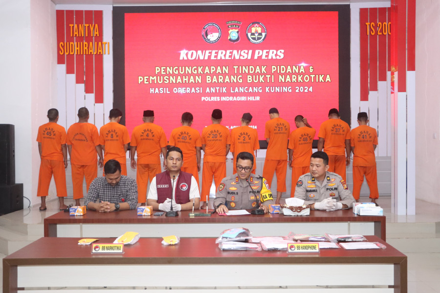Konferensi Pers Polres Inhil Tampilkan 25 Pengedar Narkotika Hasil Operasi Antik
