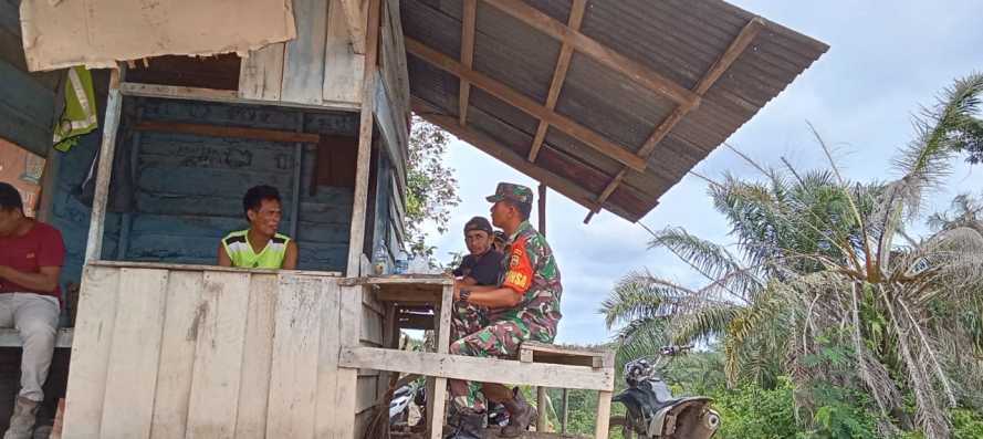 Babinsa Koramil 09/Kemuning Mempererat Hubungan Baik Bersama Masyarakat Binaan