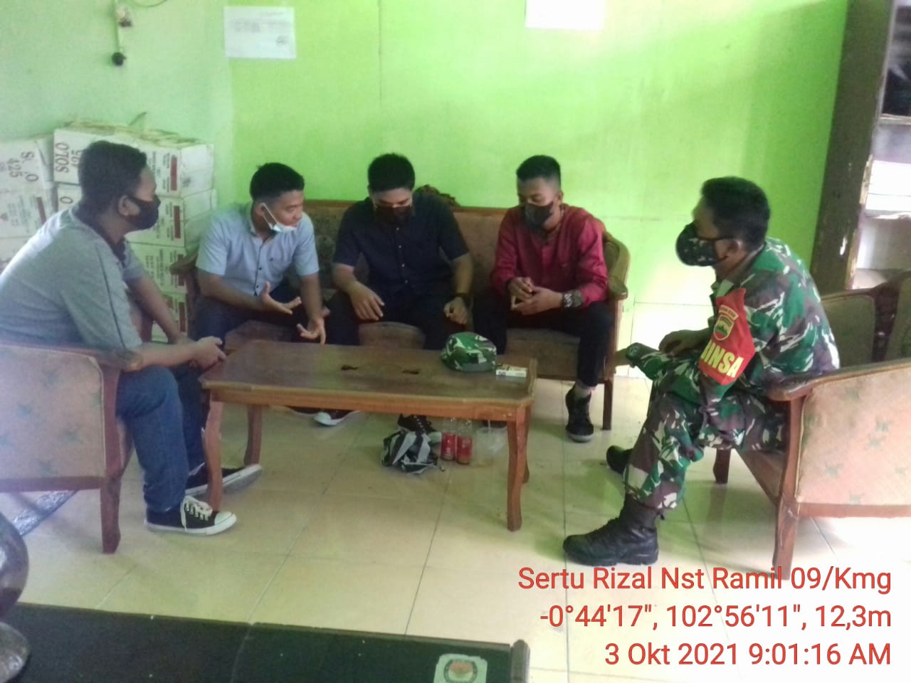 Komsos, Babinsa 09/Kemuning Cegah Penyalahgunaan Narkoba di Kalangan Pemuda