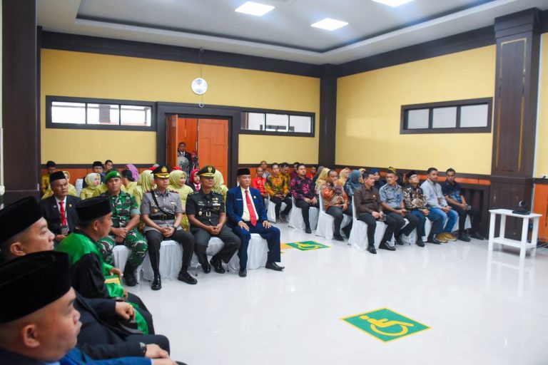 Wakili Pj Bupati, Kalaksa BPBD Kampar Hadiri Pengambilan Sumpah Jabatan Wakil Ketua Pengadilan Negeri Bangkinang 1 B