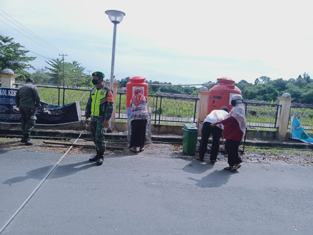 TNI/Polri dan Satpol PP Siak Antisipasi Covid-19, Berikan Imbauan di Taman Wisata