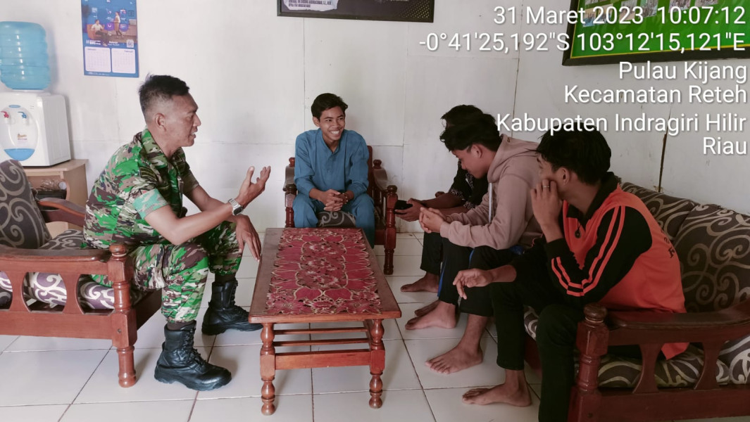 Babinsa Koramil 07/Reteh Kopda Bobi Ariyanto Himbau Pemuda Untuk Hindari Narkoba
