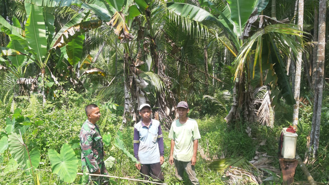 Babinsa Serda Ramli Tingkatkan Kewaspadaan Terkait Karhutla