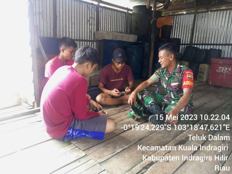 Babinsa Koramil 04/Kuindra Komsos di Sekitar Warga Binaan