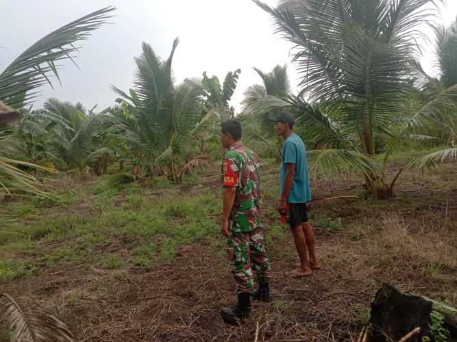 Babinsa Koramil 04/Kuindra Laksanakan Patroli Karlahut Secara Rutin