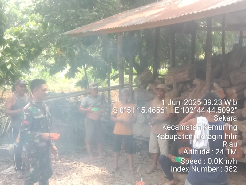 Babinsa Praka Ardy Sulistiyono Laksanakan Komsos untuk Meningkatkan Hubungan dengan Masyarakat