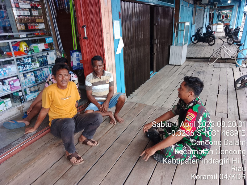 Babinsa Koramil 04/Kdr Tingkatkan Silaturahmi Melalui Komsos