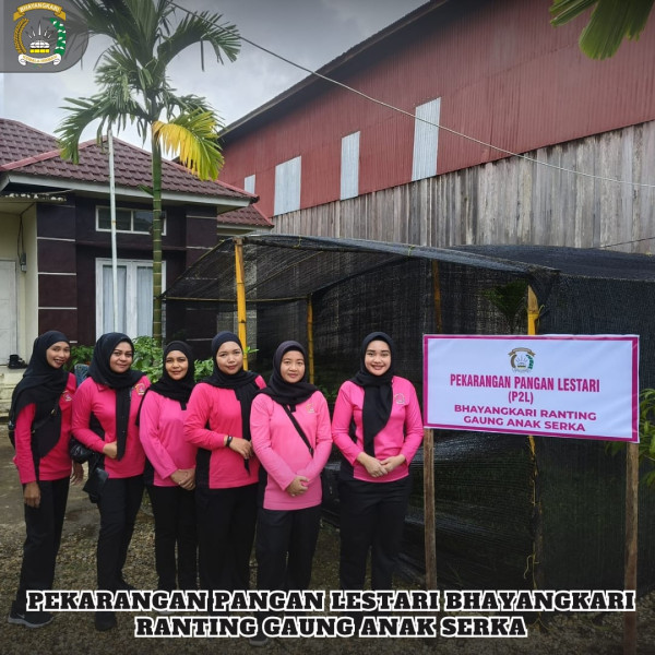 Bhayangkari Gaung Anak Serka Berpartisipasi dalam Meningkatkan Ketahanan Pangan dengan Melaksanakan Program P2L