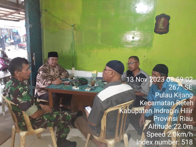 Koramil 07/Reteh Mensosialisasikan Bahaya Narkoba dan Karhutla Bersama Masyarakat