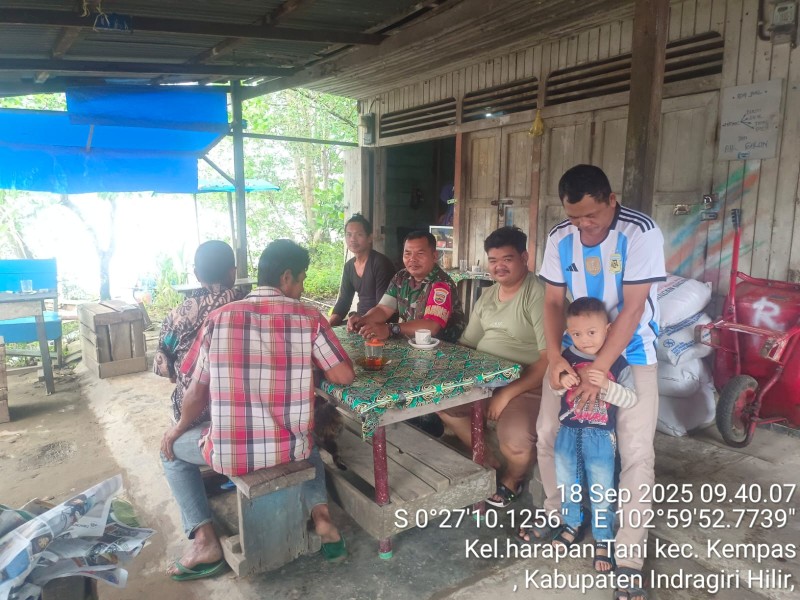 Bukan Sekadar Pengawasan: Babinsa Ngubahi Sipayung Rajut Kebersamaan di  Desa Binaan