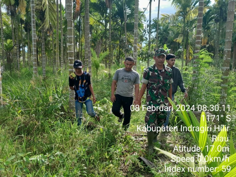 Babinsa Koramil 07/Reteh, Mengawasi dan Mencegah Karhutla untuk Melindungi Lingkungan