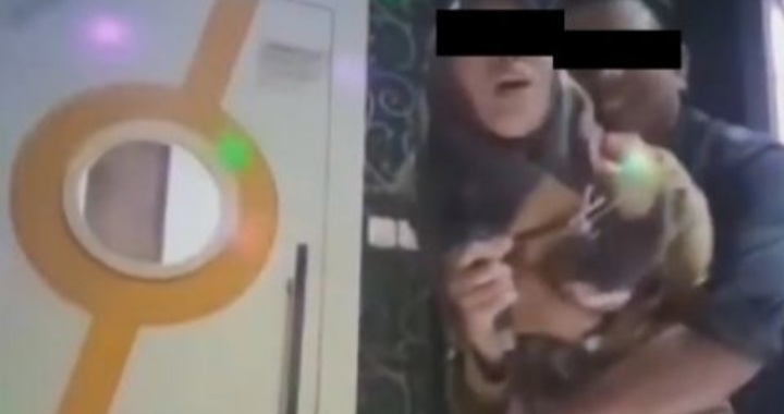 Berduaan di Karaoke, Viral Kades Ini Tengah Peluk Mesra Istri Kadus, Lihat Videonya Disini 